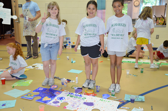 puzzle installation & collaborative project island heights elementary school island heights nj tim kelly artist